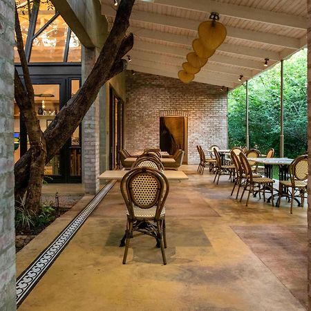 Mbano Manor Hotel Victoria Falls Dış mekan fotoğraf
