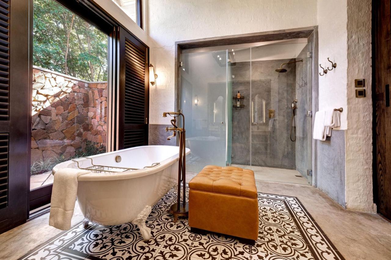 Mbano Manor Hotel Victoria Falls Dış mekan fotoğraf