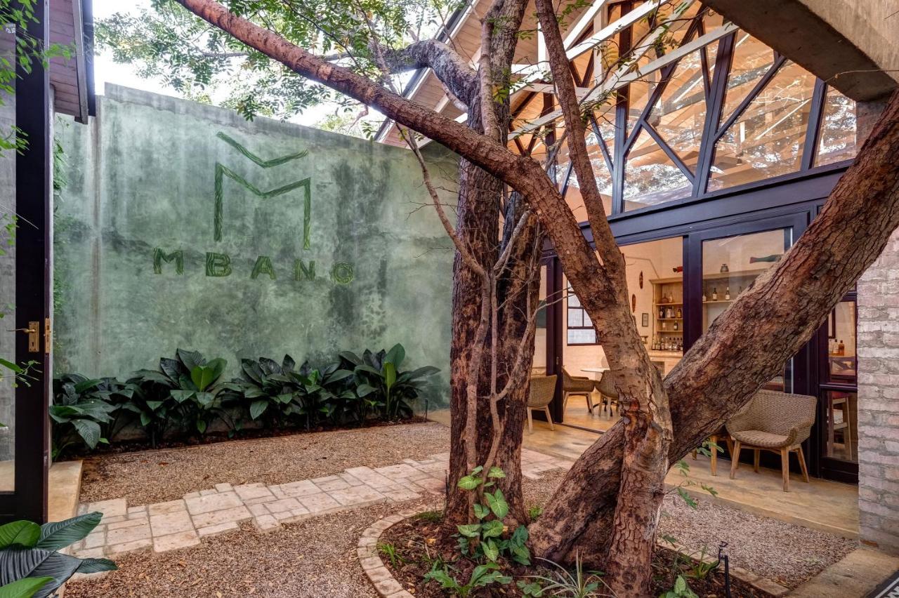Mbano Manor Hotel Victoria Falls Dış mekan fotoğraf