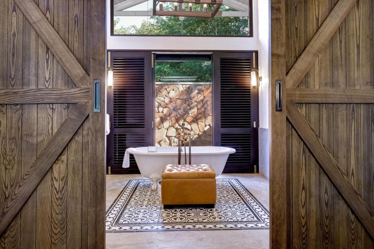 Mbano Manor Hotel Victoria Falls Dış mekan fotoğraf