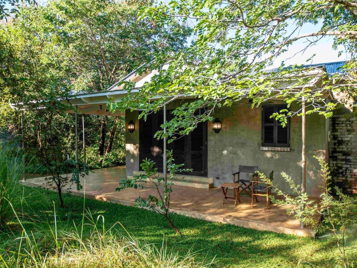 Mbano Manor Hotel Victoria Falls Dış mekan fotoğraf