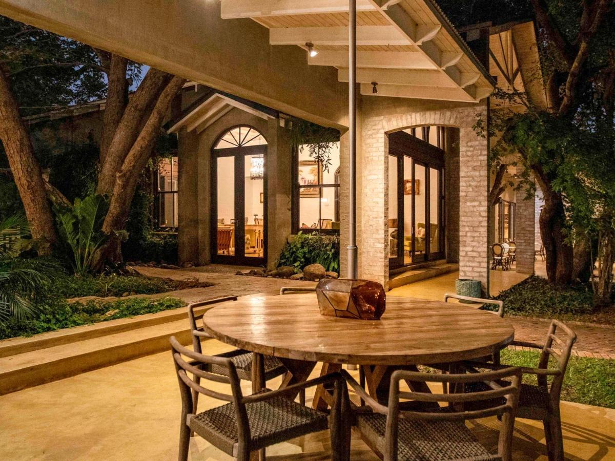 Mbano Manor Hotel Victoria Falls Dış mekan fotoğraf