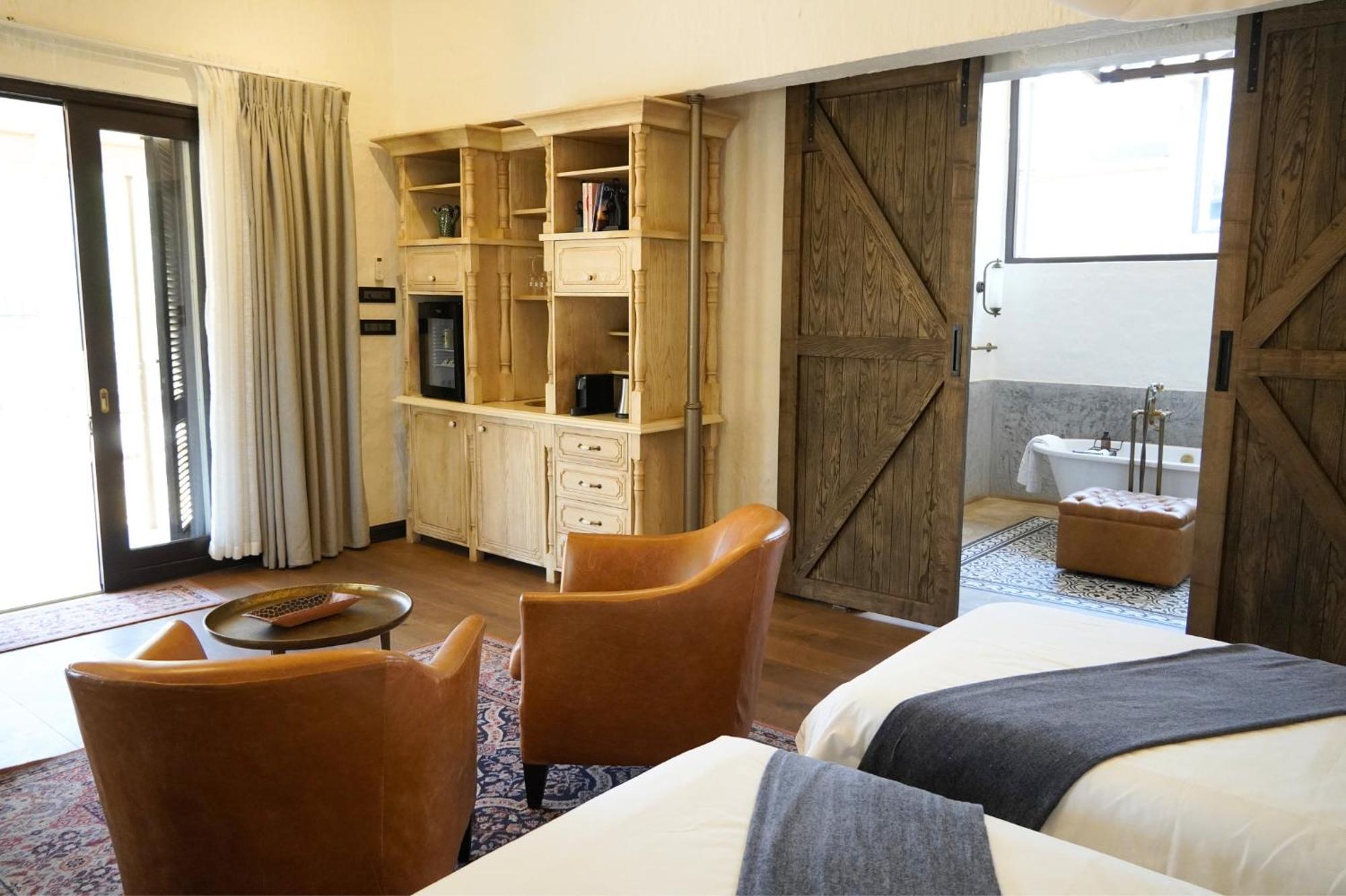 Mbano Manor Hotel Victoria Falls Dış mekan fotoğraf