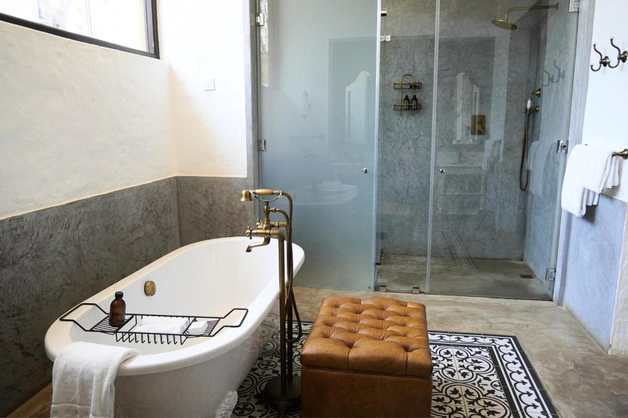 Mbano Manor Hotel Victoria Falls Dış mekan fotoğraf