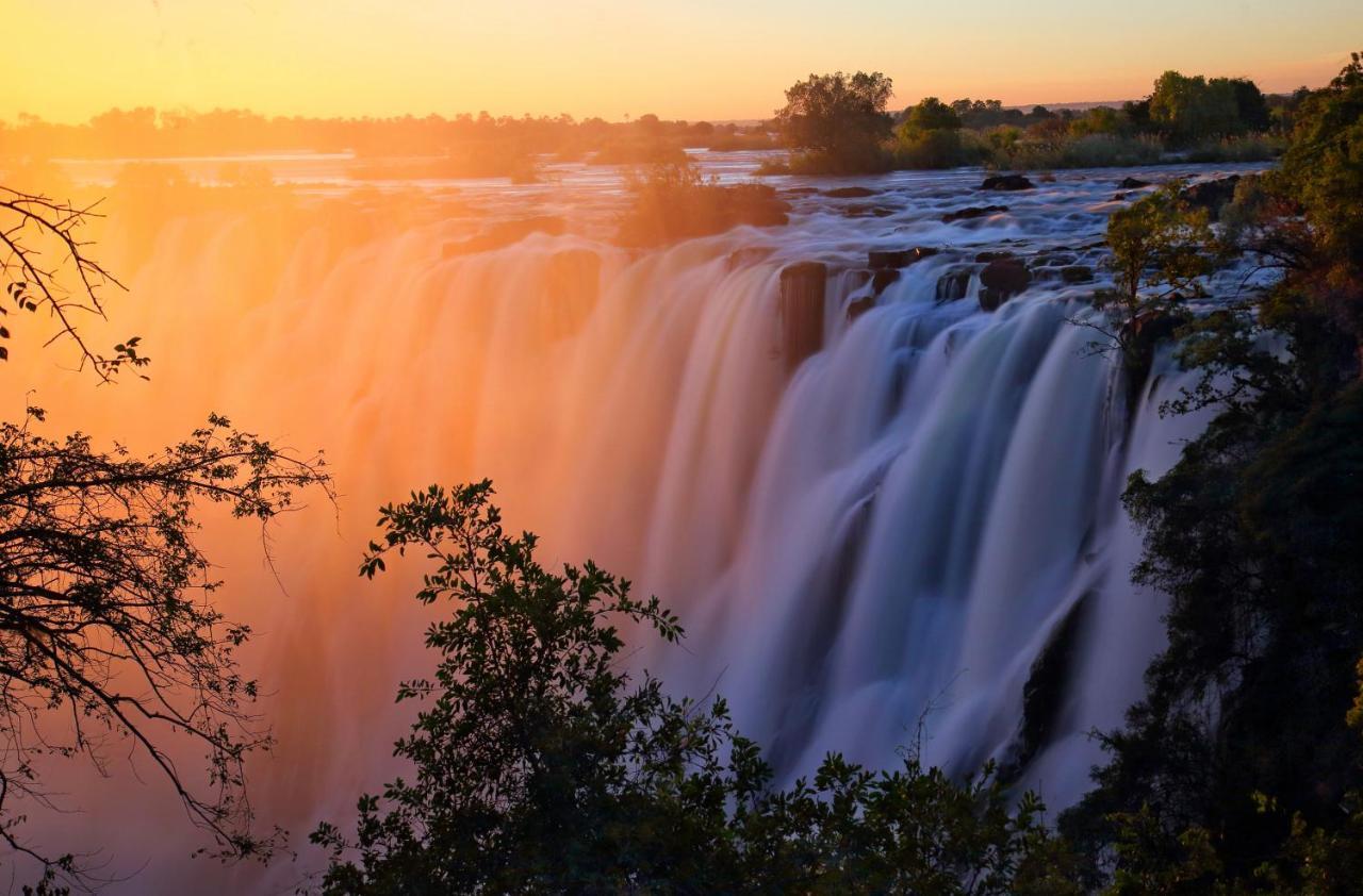 Mbano Manor Hotel Victoria Falls Dış mekan fotoğraf